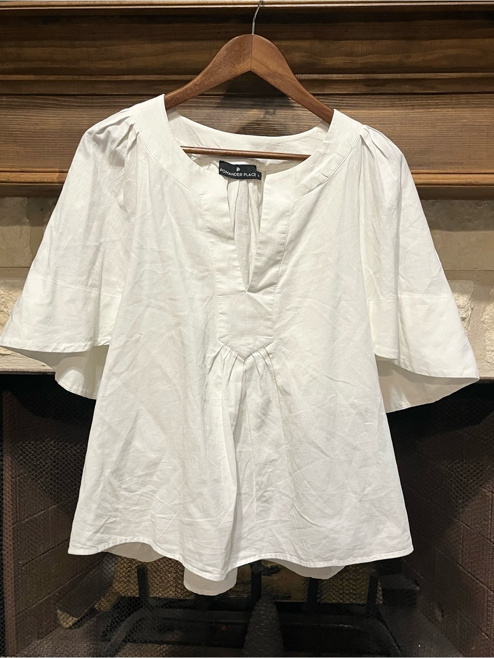 Pomander Place Tuckernuck White Finley Flutter Sleeve Top L 100% Cotton